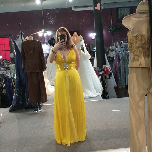 Sherri Hill Dresses & Skirts - Sherry Hill mevening gown